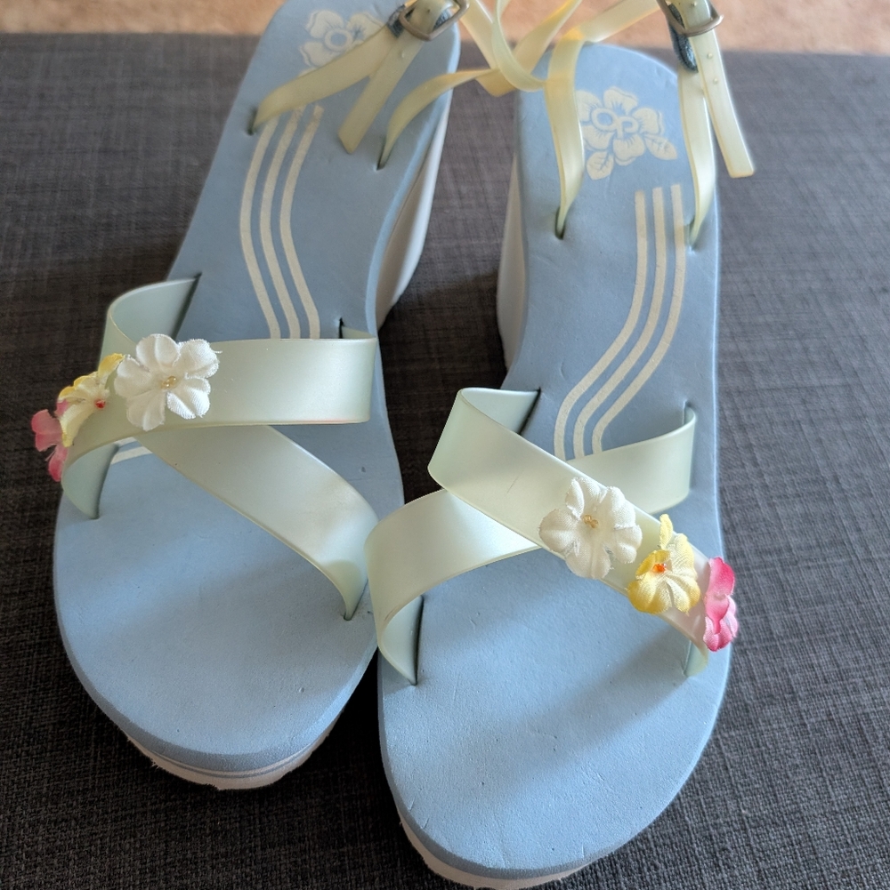 Women's Flower Sandals!
